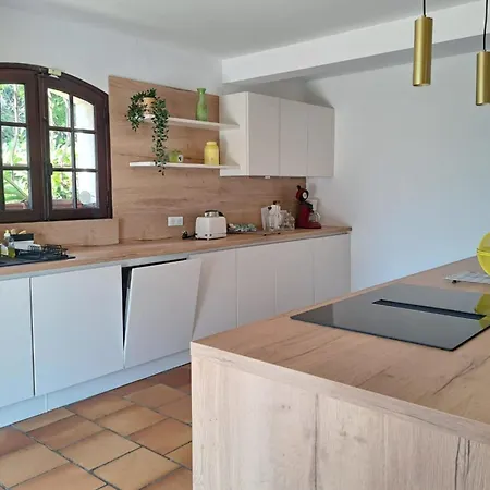 Villa 4 Bedroom With Pool Sea View Ac Parking - Benakey *