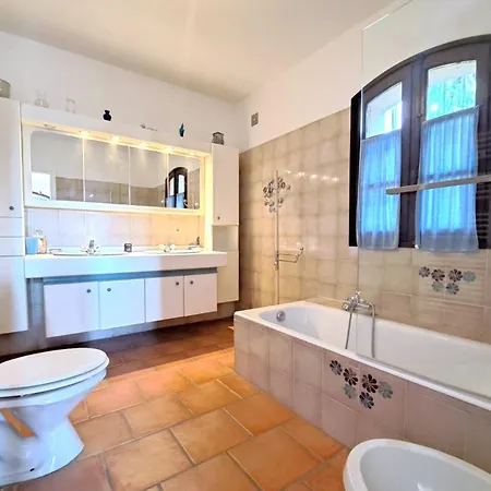 4 Bedroom With Pool Sea View Ac Parking - Benakey Villa